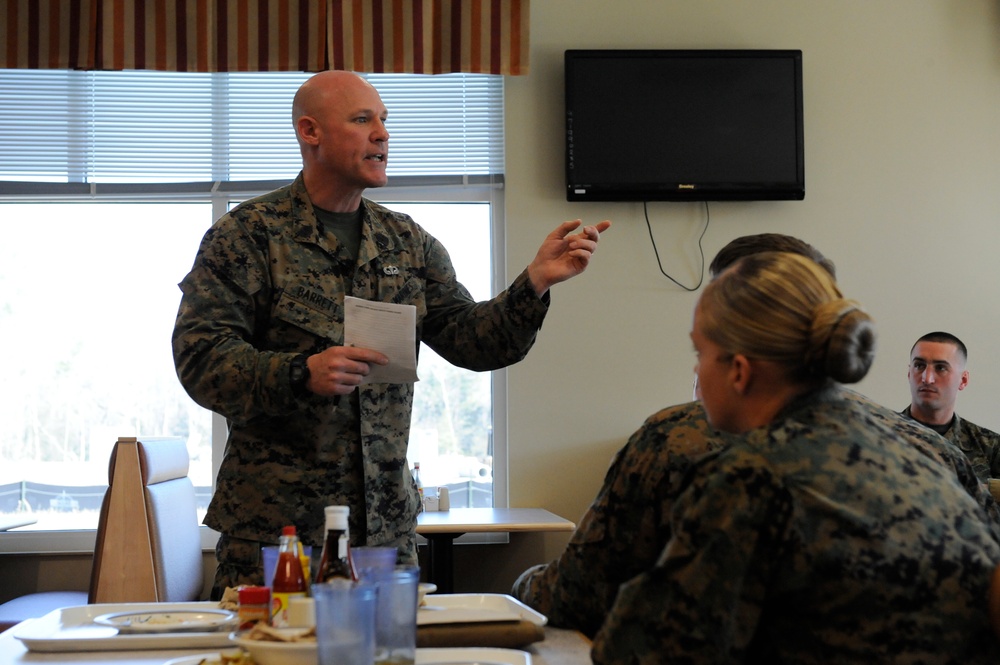 Barrett visits Camp Lejeune