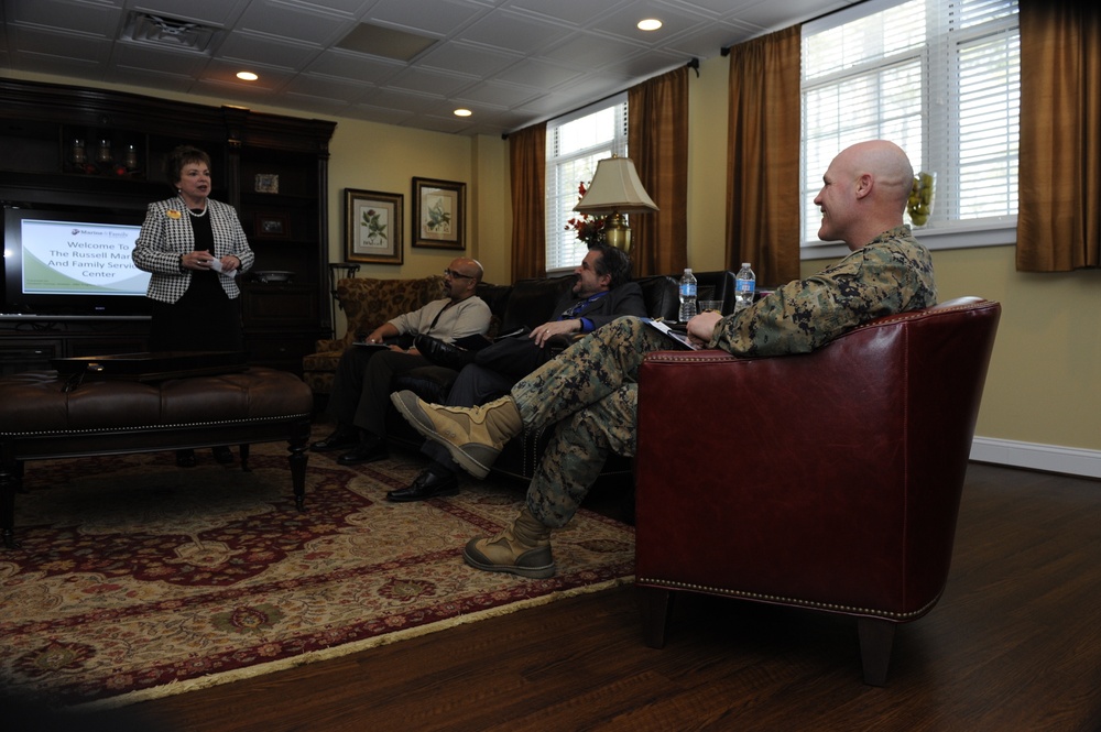 Barrett visits Camp Lejeune