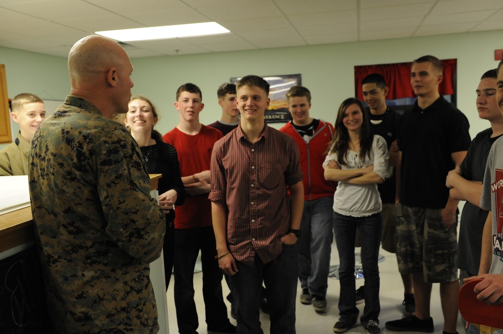 Barrett visits Camp Lejeune