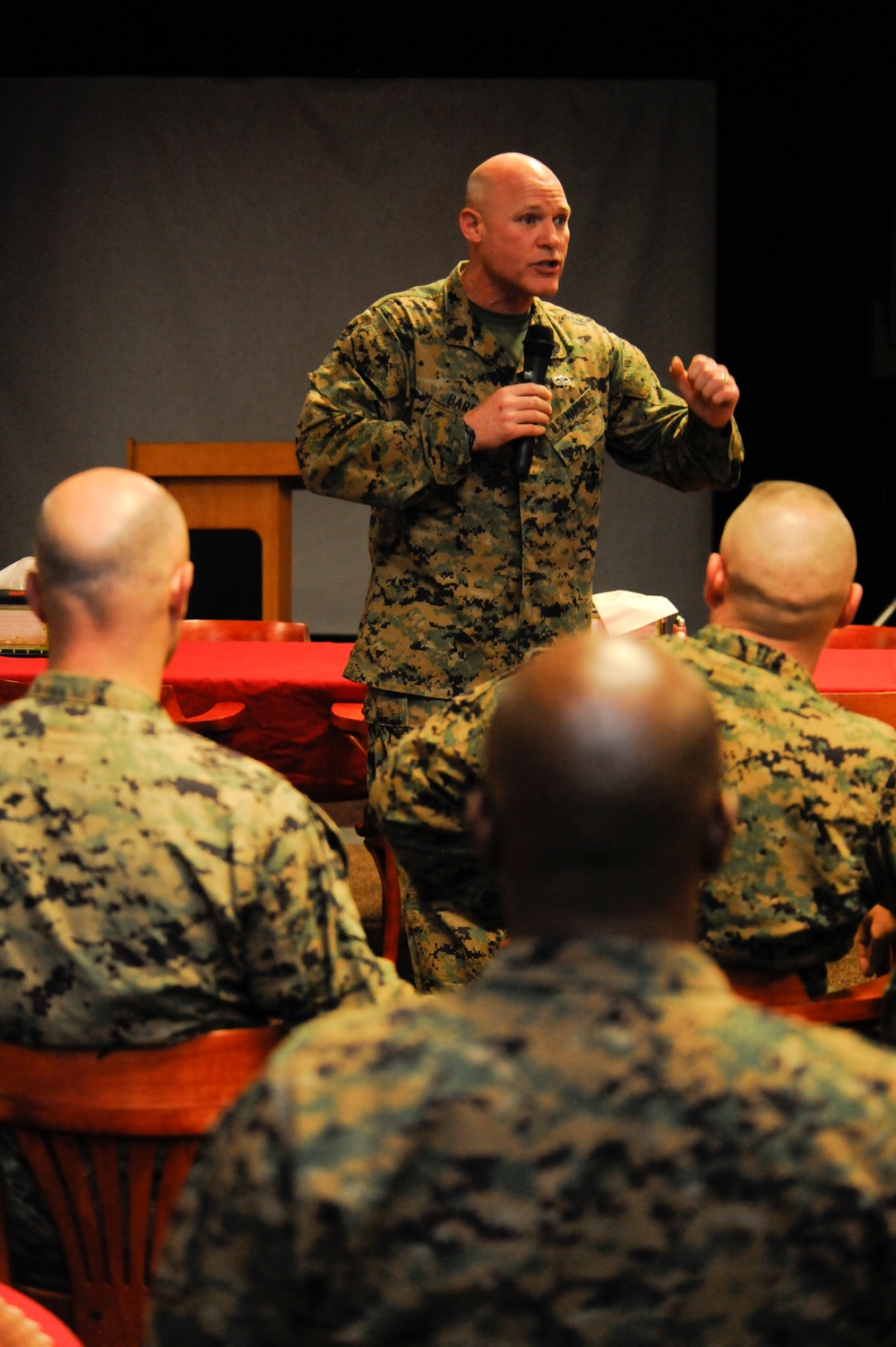 Barrett visits Camp Lejeune
