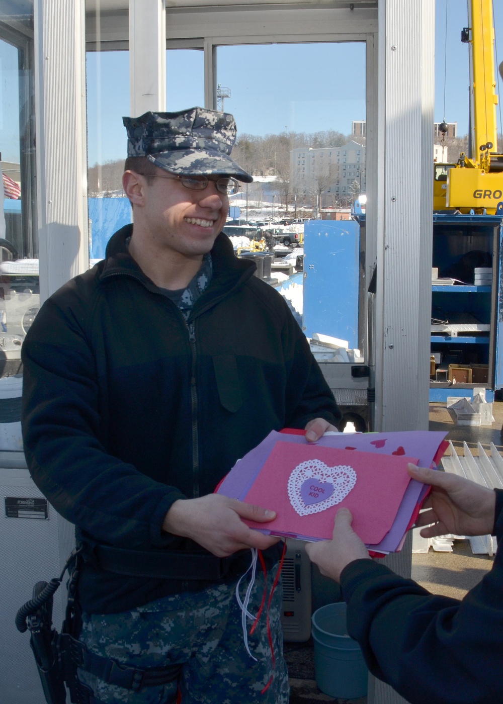 Sailors receive Valentines
