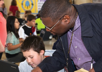 Laptop program encourages interactive learning