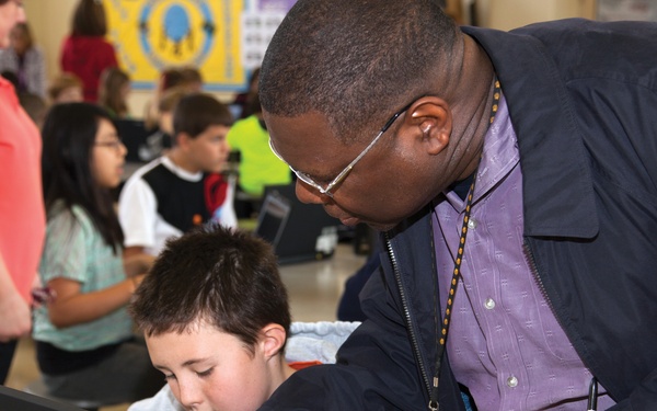 Laptop program encourages interactive learning