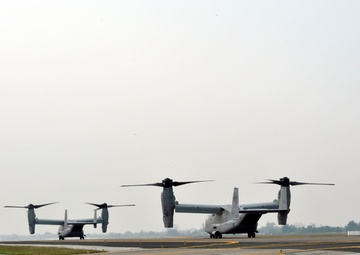 Ospreys transport US military leaders to CALFEX