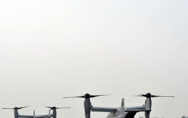 Ospreys transport US military leaders to CALFEX