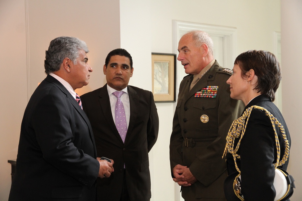 SOUTHCOM commander visits Panama