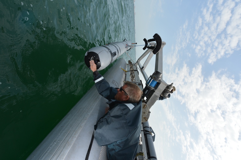Underwater unmanned vehicle