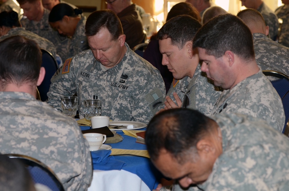 Soldiers unite for prayer, faith, food