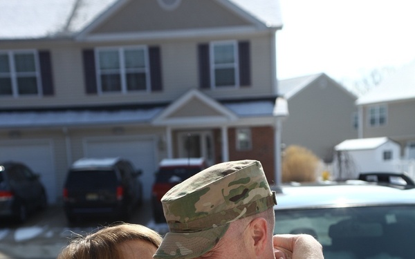 Deployed airman returns for Valentine's surprise