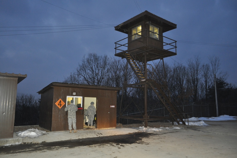 HHB, 210th Fires Brigade conducts M16 shooting range