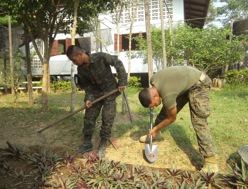 Marines repair local school near Ban Chan Krem