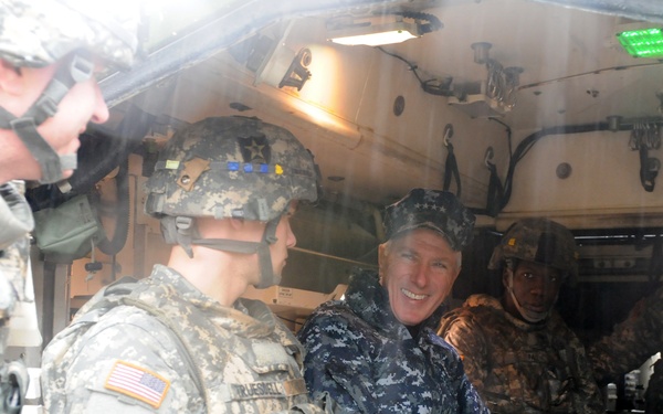 PACOM commander tours JBLM