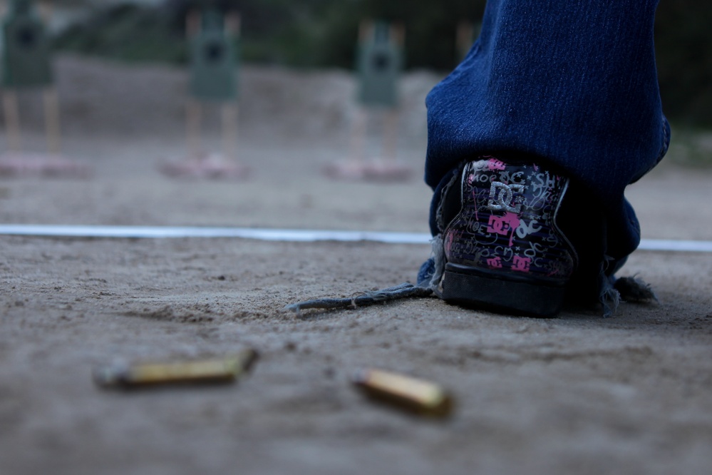 1st Marine Regiment spouses enjoy Jane Wayne Day