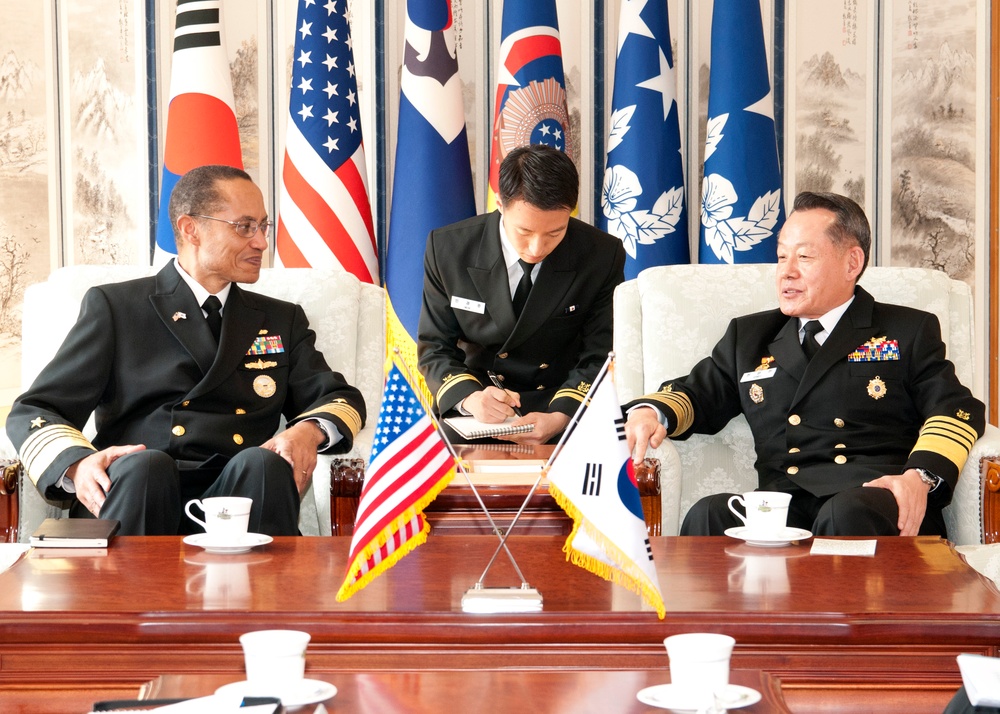 Visiting the ROK CNO