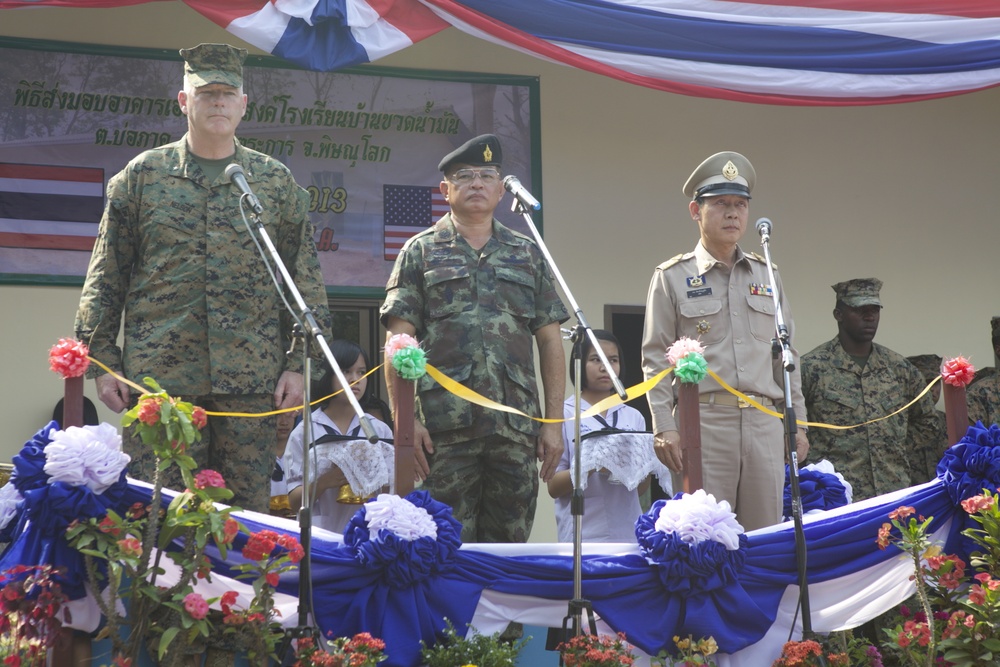 Thai, US forces come together to build school