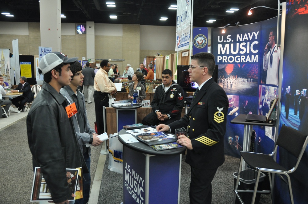 Sailor speaks with attendees at the 2013 Texas Music Educators Association