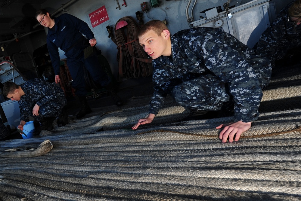 USS Carl Vinson sailors conduct sea and anchor detail