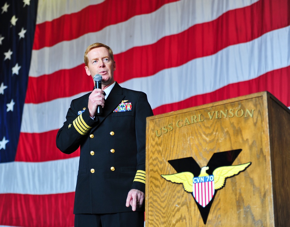 Ex-president Carter visits USS Carl Vinson