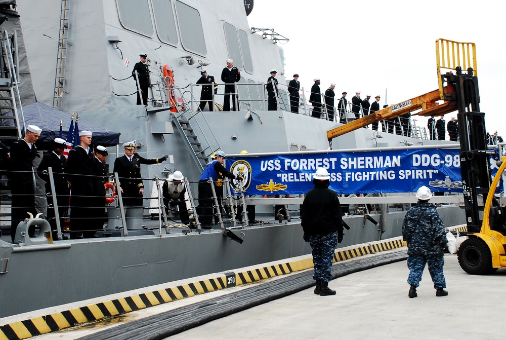 USS Forrest Sherman sailors return home