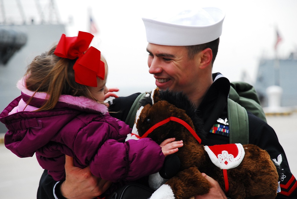 USS Forrest Sherman sailors return home