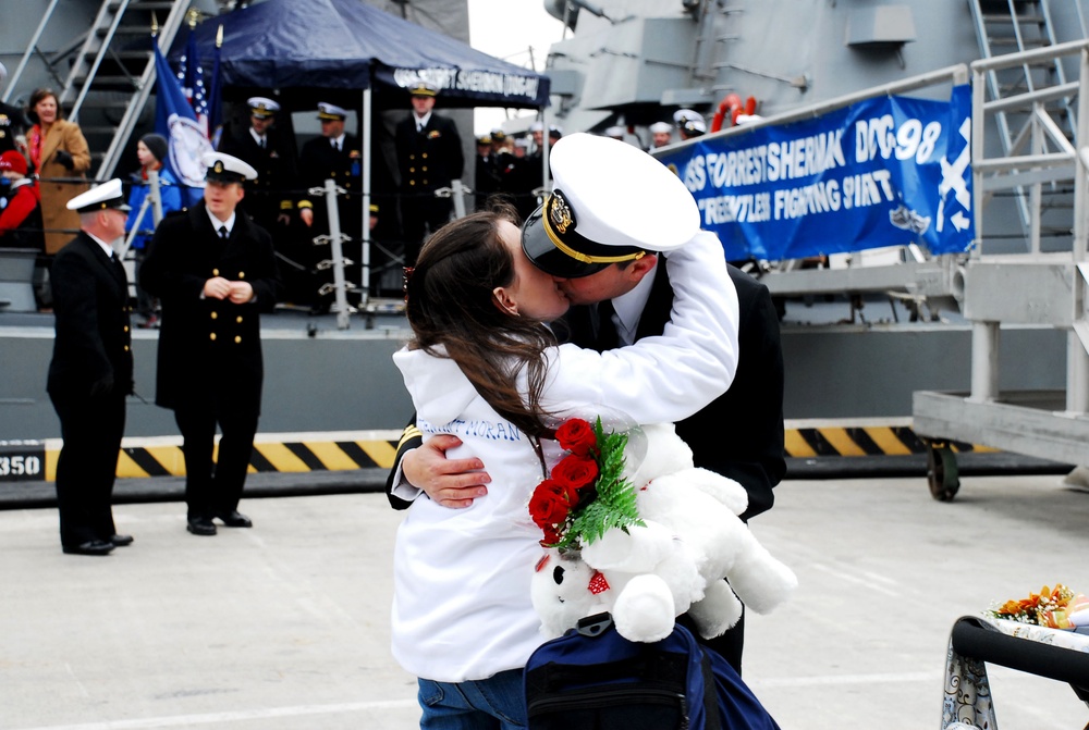 USS Forrest Sherman sailors return home