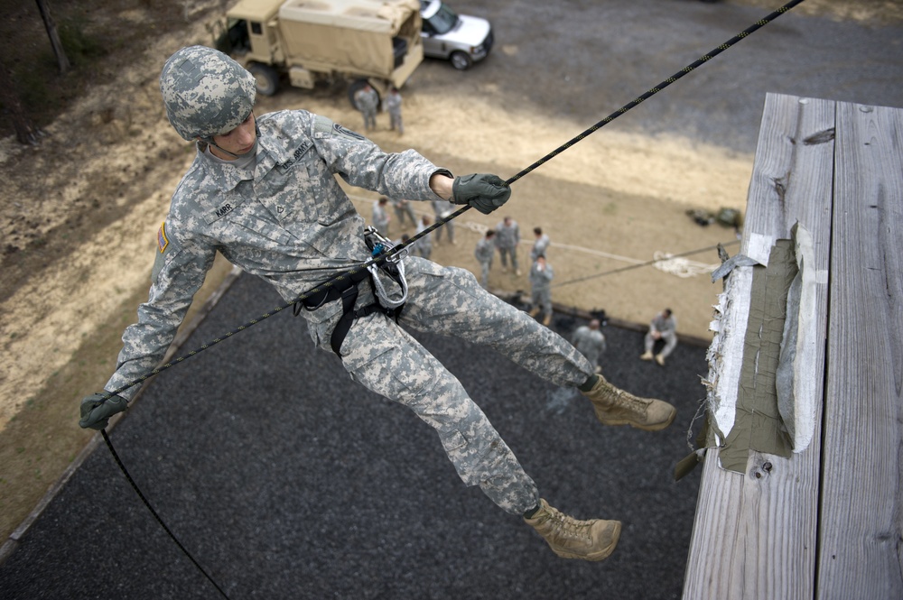 Rappel and fast rope training