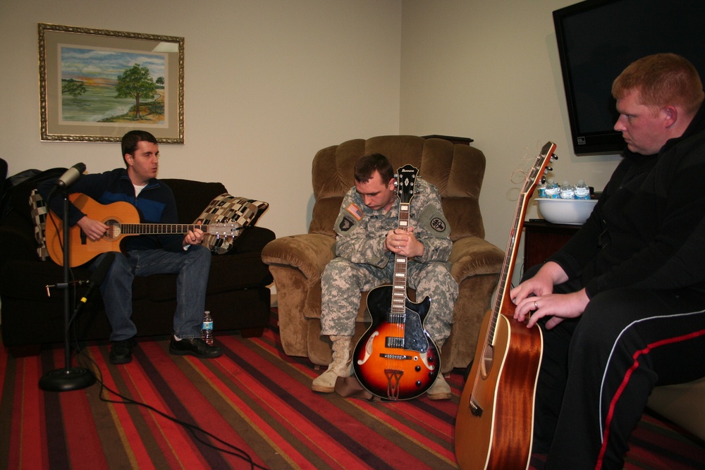 Artistic expression captures attention of Fort Campbell Warrior Transition Battalion Soldiers
