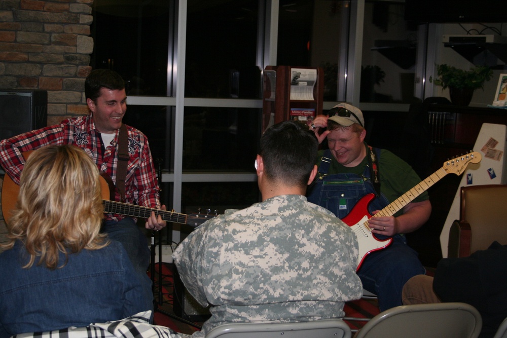 Artistic expression captures attention of Fort Campbell Warrior Transition Battalion Soldiers