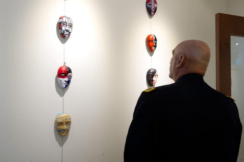 Gen. Odierno visits Walter Reed National Military Medical Center