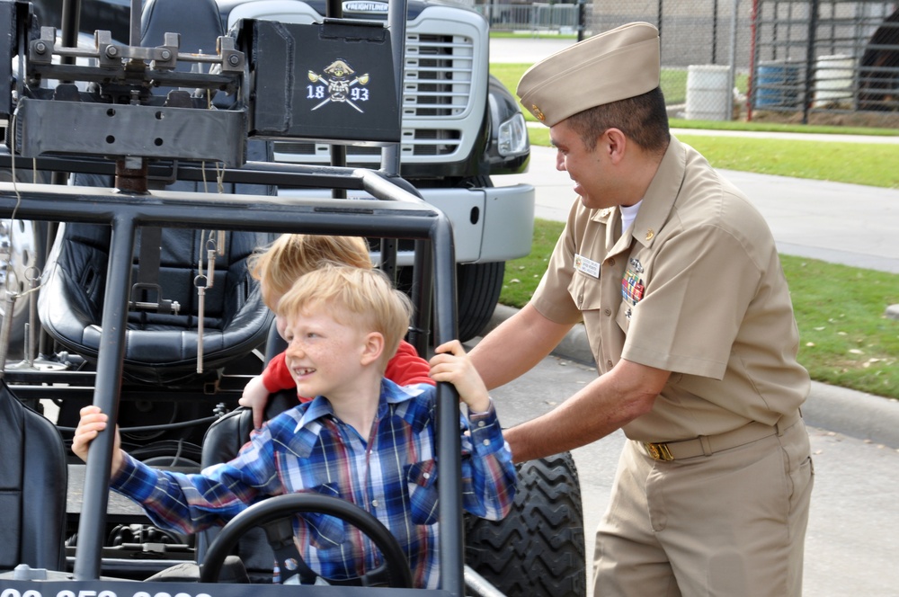 NRD Houston participates in Armed Forces Appreciation Day at Houston Rodeo