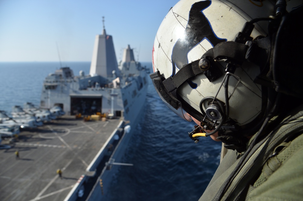 HM-15 USS Greenbay landing and take offs