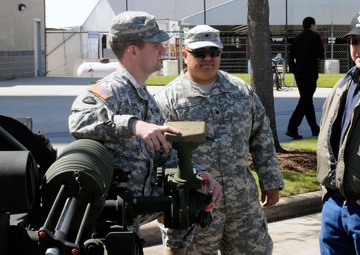 Soldiers share military experience at Houston rodeo
