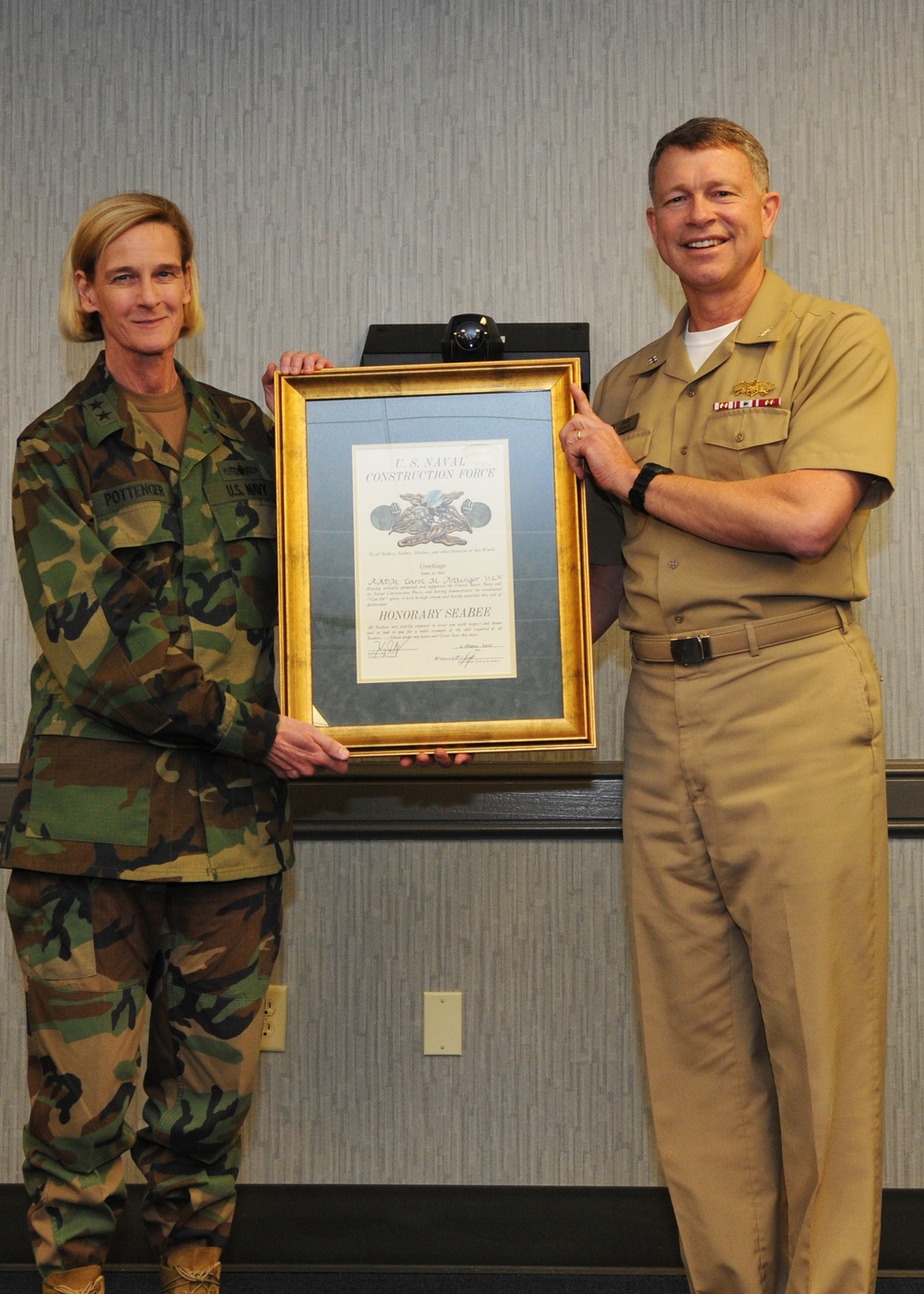 Pottenger receives 'Honorable Seabee' plaque
