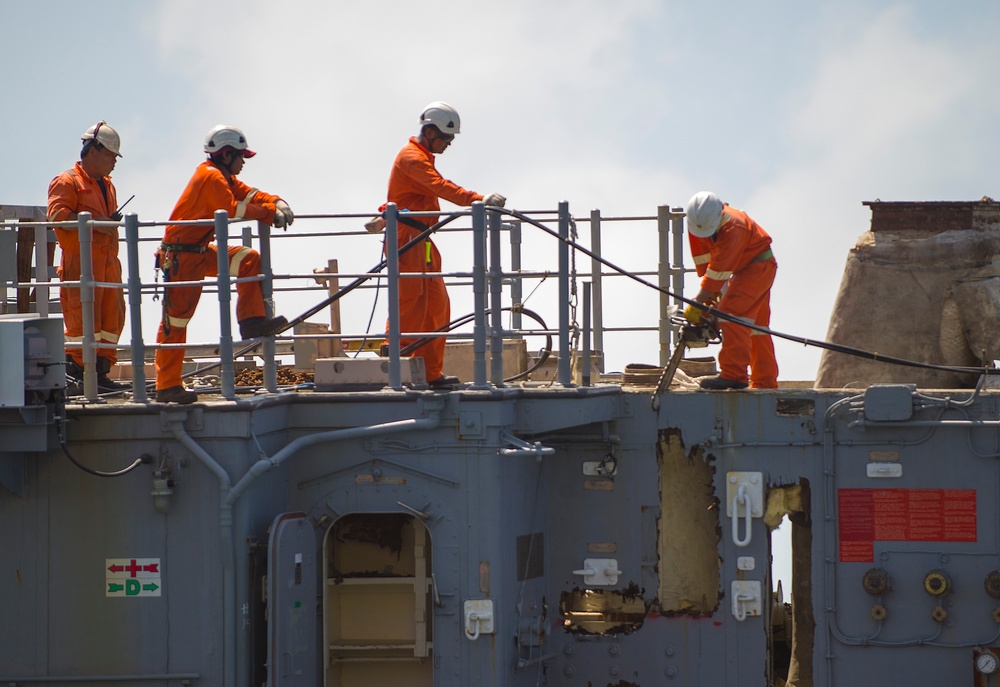 USS Guardian salvage operations