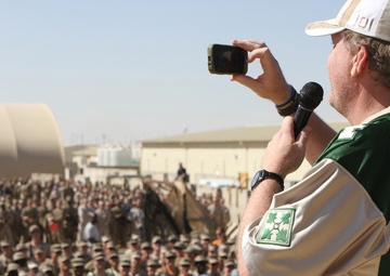 Celebrities overrun Camp Leatherneck during USO tour