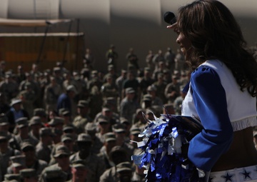 Celebrities overrun Camp Leatherneck during USO tour