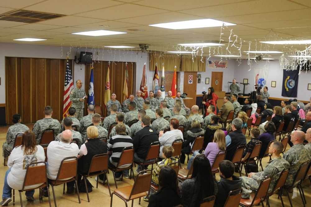 451st Sustainment Command (Expeditionary) Army Reserve soldiers farewell ceremony