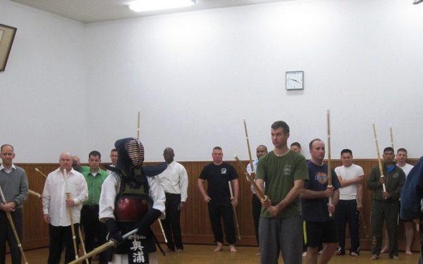 US military service members learn Kendo