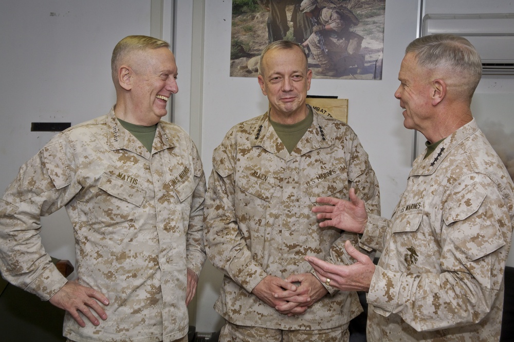 Marine leaders at ISAF RCSW headquarters