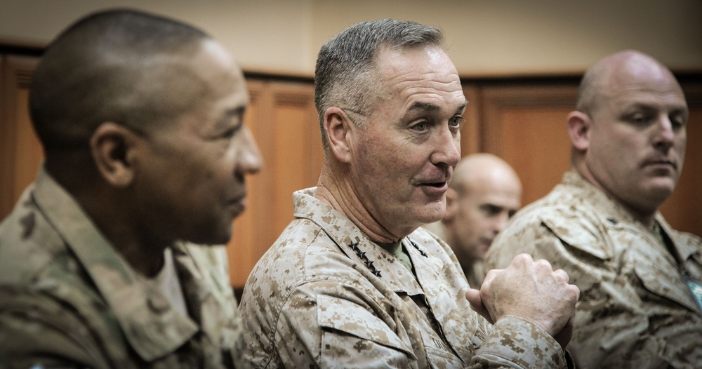 Gen. Joseph F. Dunford, Command Sgt. Maj. Thomas R. Capel host Wounded Warriors