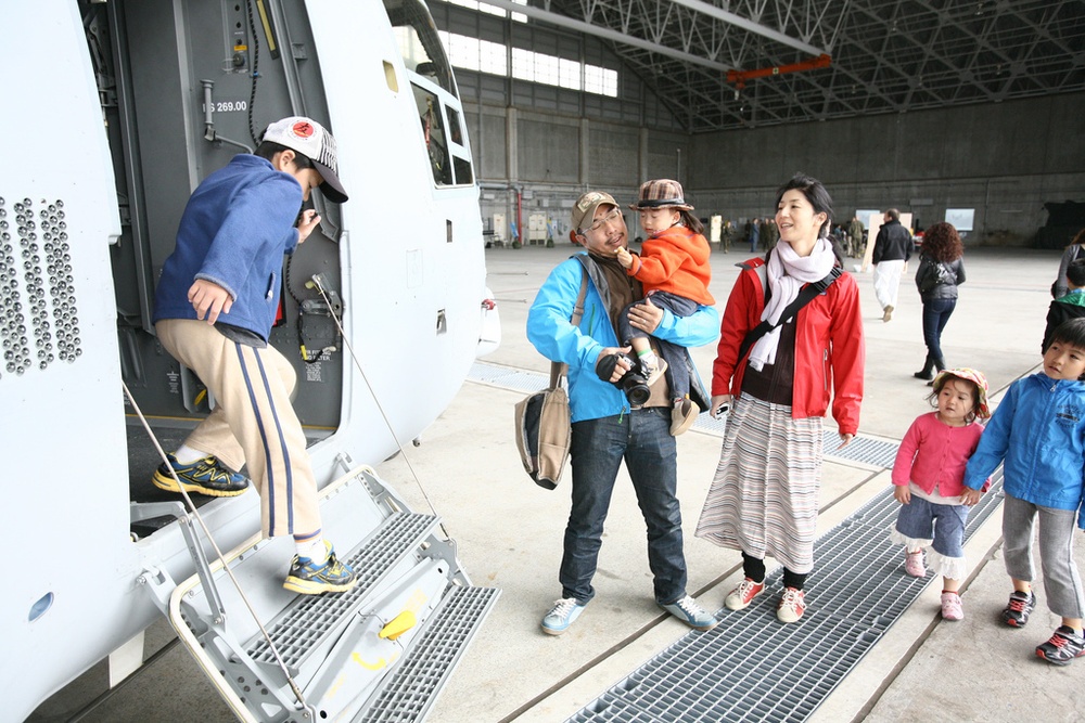 MV-22 family day on Okinawa