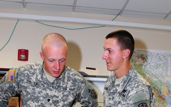 Recognizing excellence: Soldier wins prestigious Military Intelligence award for excellence