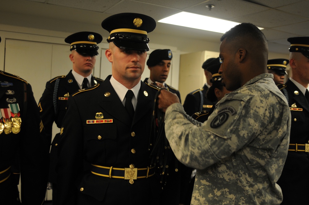 Old Guard Soldier mentors younger brother through training program