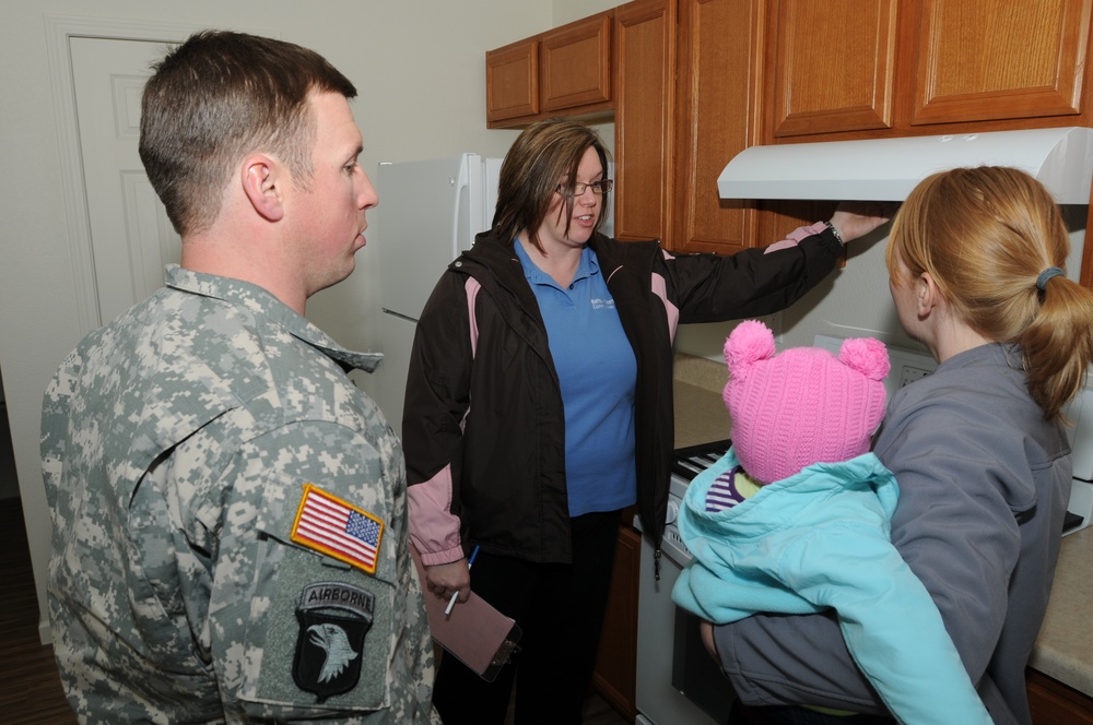 Soldiers' money, choice for housing