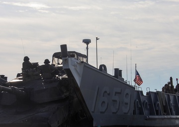 Second Tanks crashes Onslow Beach