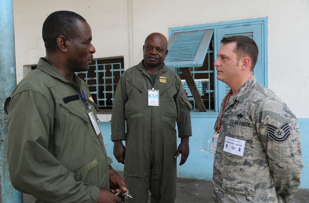 US, African riggers and air crews exchange ideas