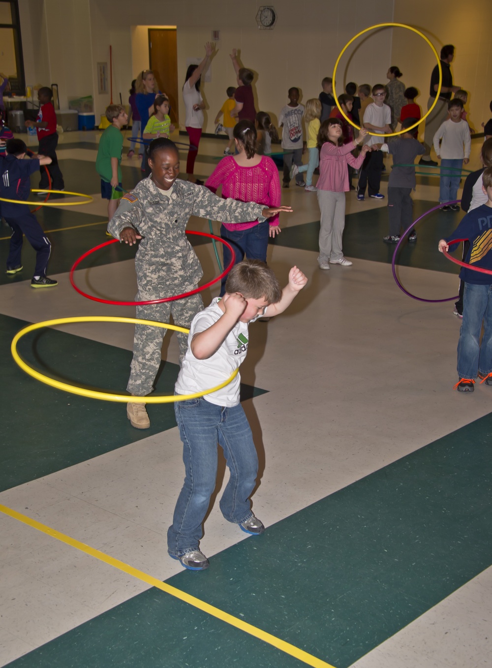 Soldiers ‘jump rope for heart’ with Richmond Hill students