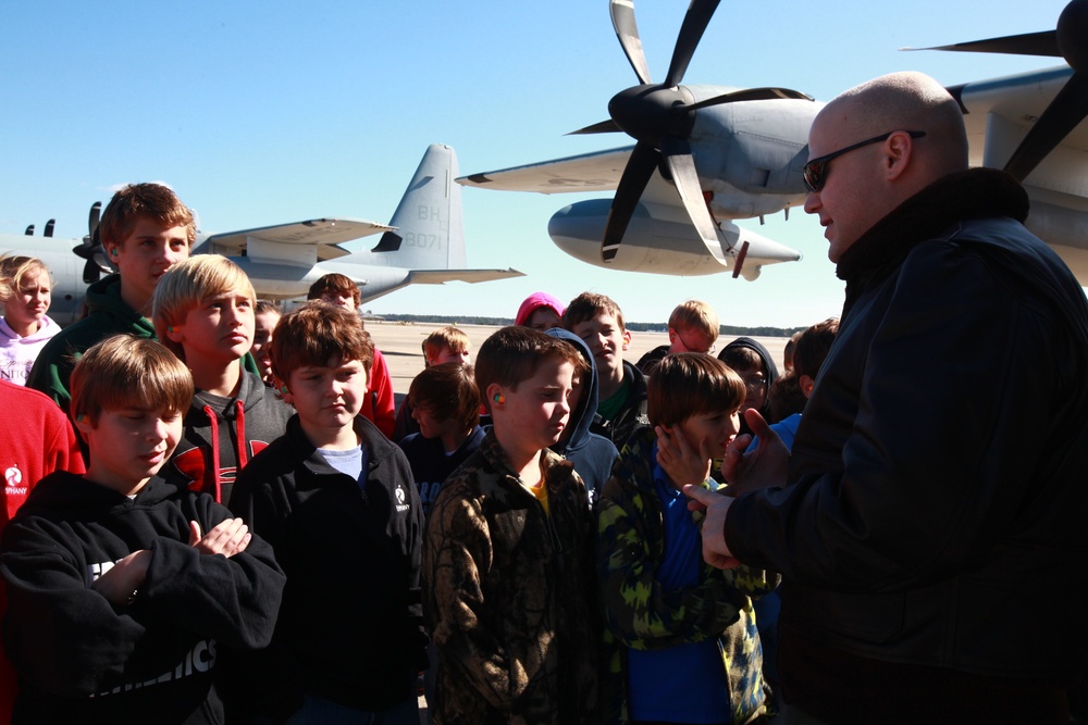 Students take tour, learn about KC-130J Hercules