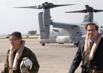 Japan-U.S. distinguished visitors fly in Osprey