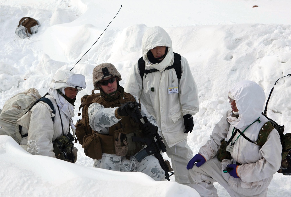 JGSDF members, Marines brave elements, accomplish mission